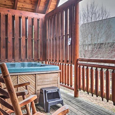 Pigeon Forge Cabin With Games, 1 Mi To Parkway! エクステリア 写真