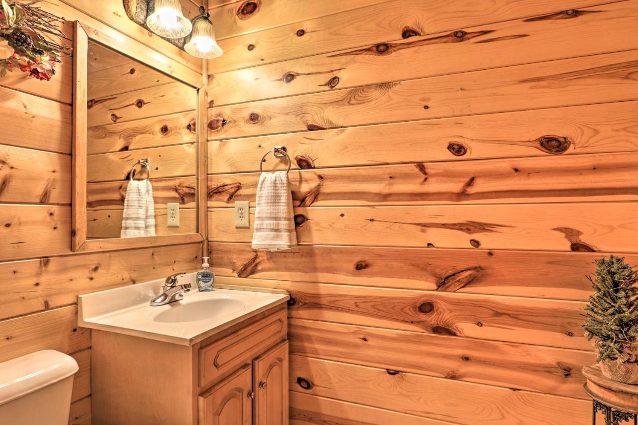 Pigeon Forge Cabin With Games, 1 Mi To Parkway! エクステリア 写真