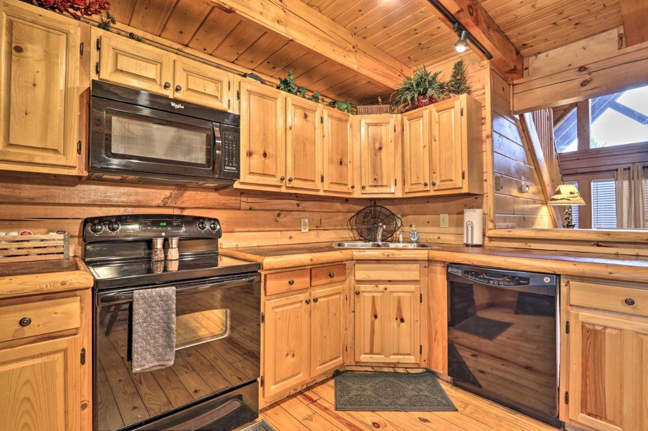 Pigeon Forge Cabin With Games, 1 Mi To Parkway! エクステリア 写真